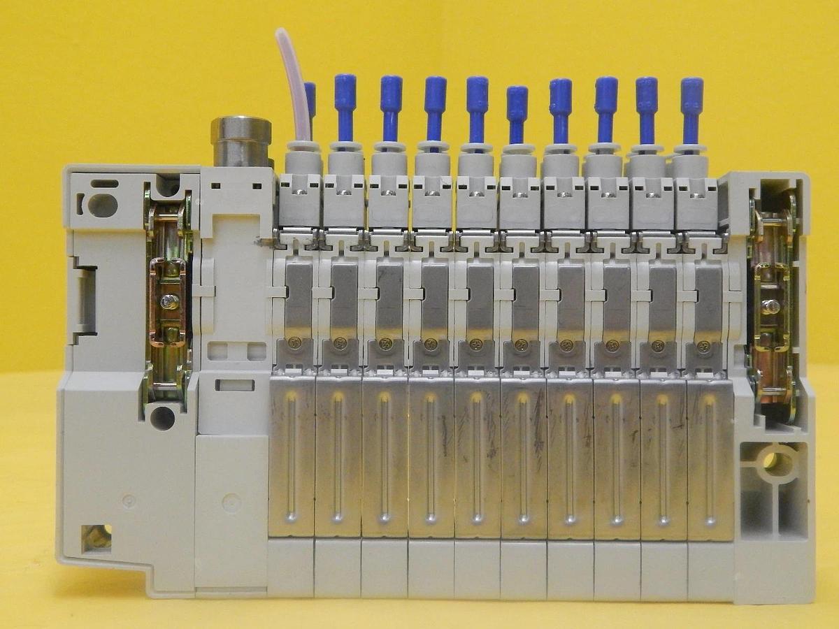 Used TEL Tokyo Electron SVC6 10-Port Manifold SMC SQ1131DY-5-C4-Q PR300Z Used Working