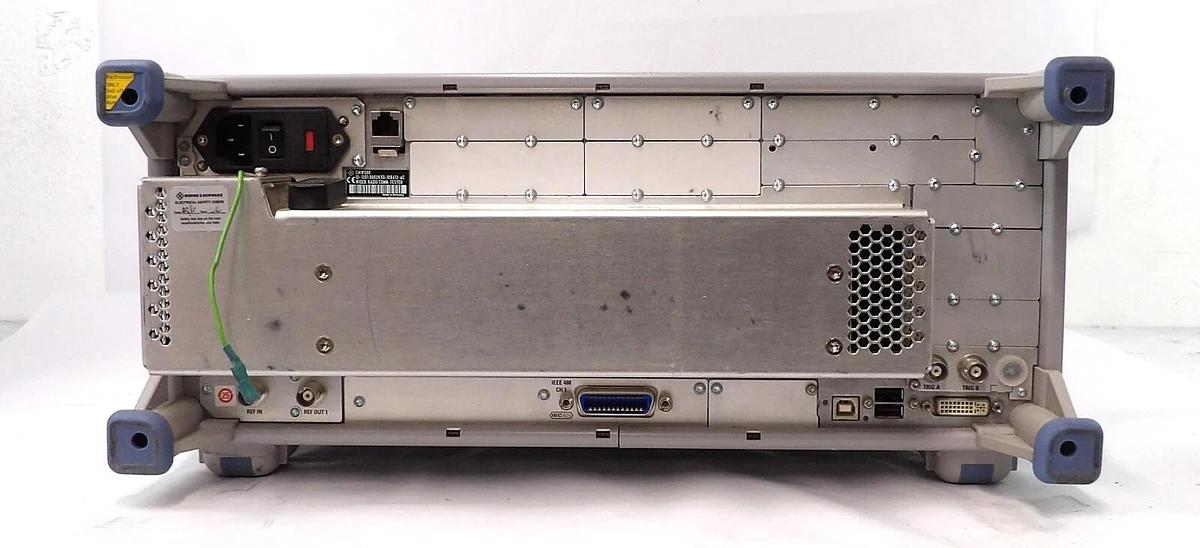 Used Rohde & Schwarz 1201.0002K50 Wideband Radio Comm CMW 500 Cracked Screen As-Is