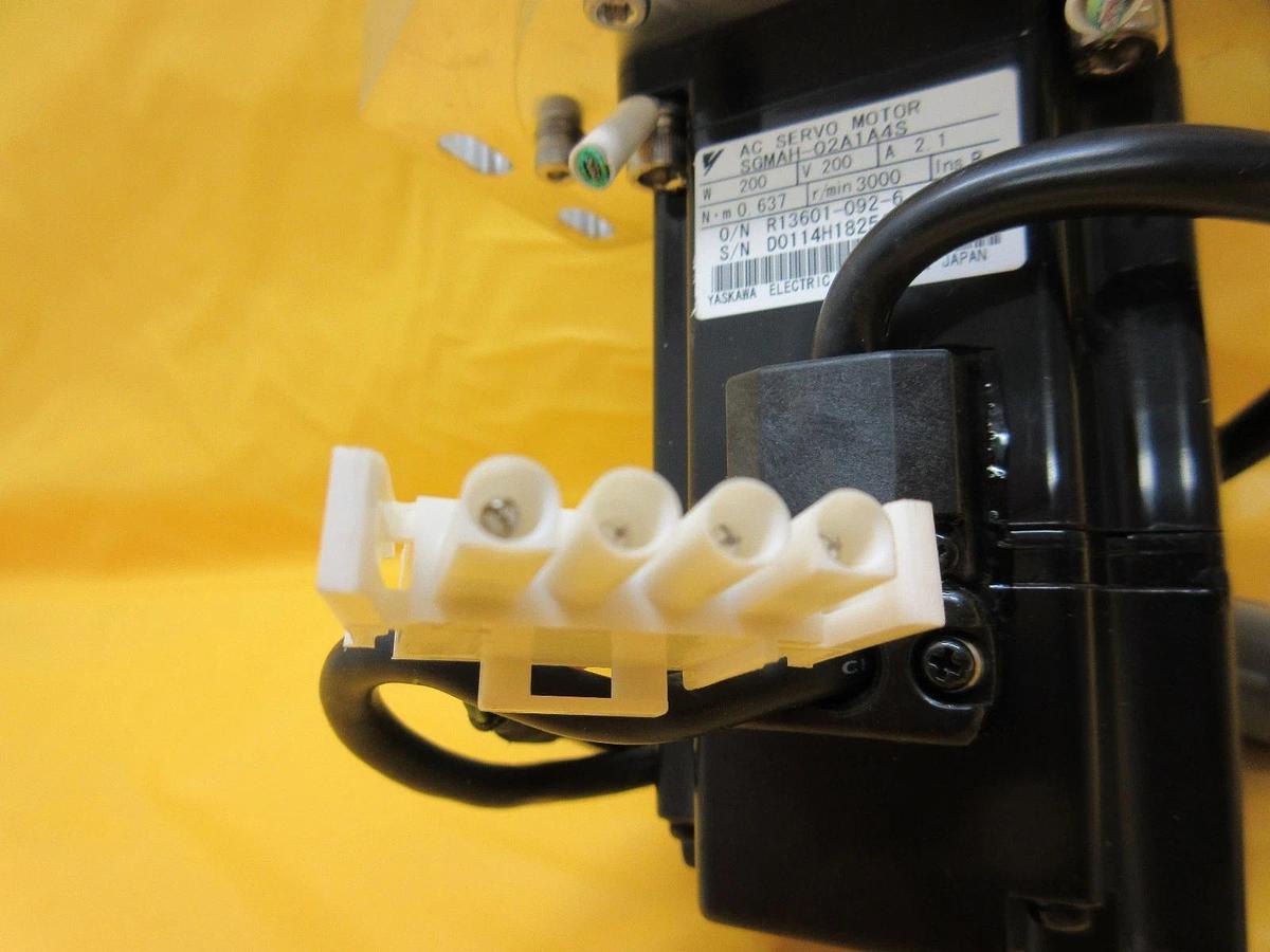 Used Yaskawa Electric SGMAH-02A1A4S AC Servo Motor Assembly Used Working