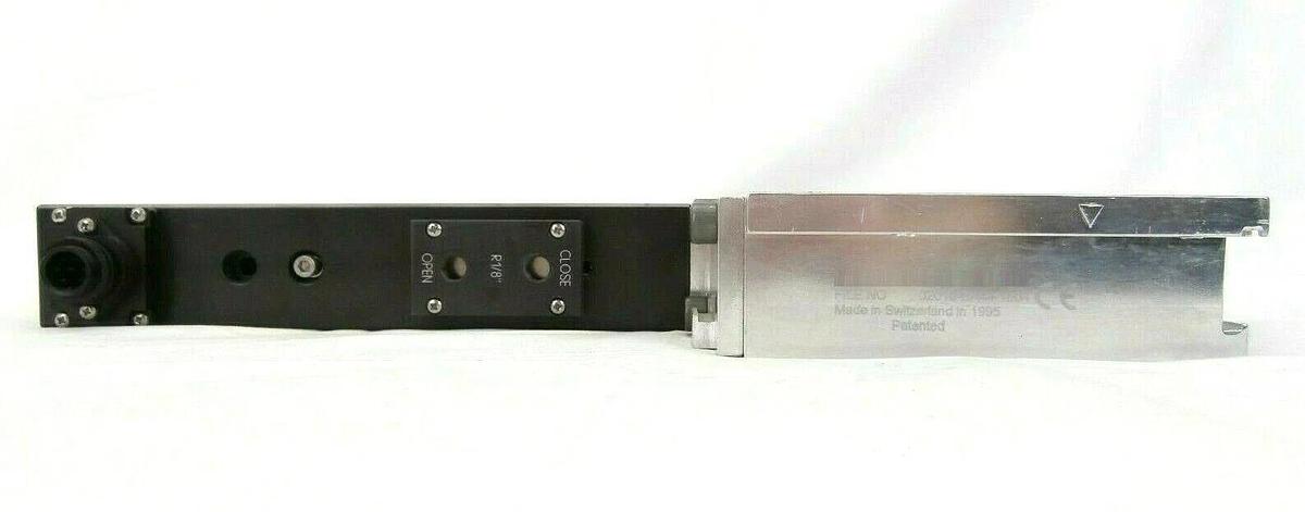 Used VAT 02010-BA44-1004 Pneumatic Rectangular Wafer Transfer Valve No Solenoid