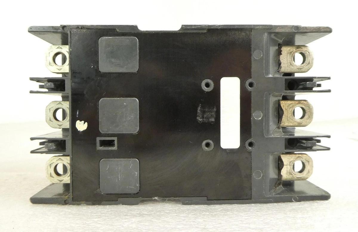 Used Eaton JGE3250NN Industrial Circuit Breaker J250E 69D2551G10 Lot of 2 Working