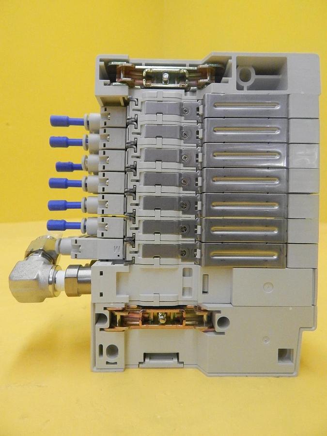 Used TEL Tokyo Electron SVC2 7-Port Manifold SMC SQ1131Y-5-C4-Q PR300Z Used Working