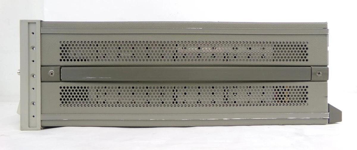 Used HP Hewlett-Packard 8662A Synthesized Signal Generator Option 001 Untested As-Is