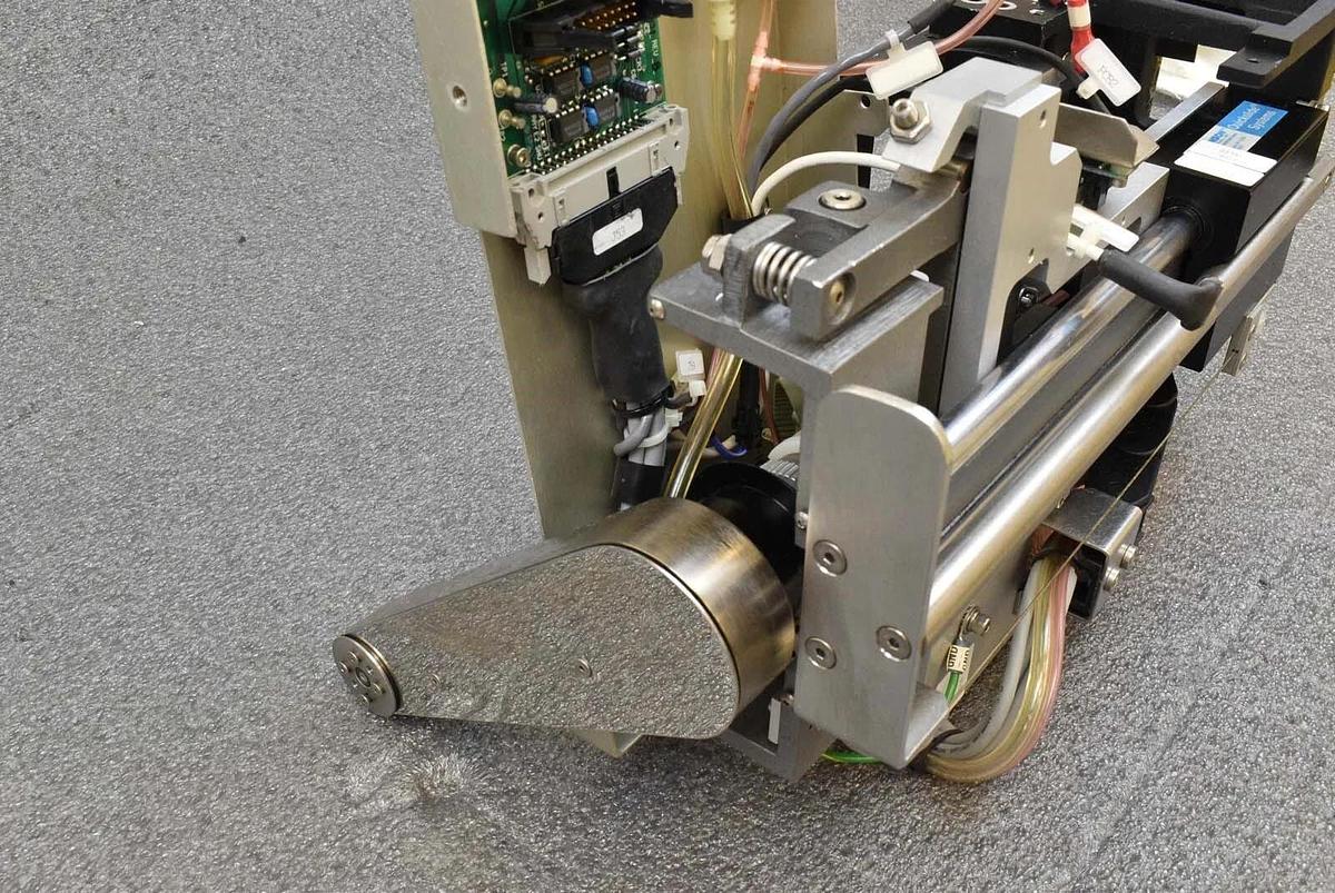 Used SVG Silicon Valley Group 99-43012 Wafer Shuttle Arm Robot Spare Surplus