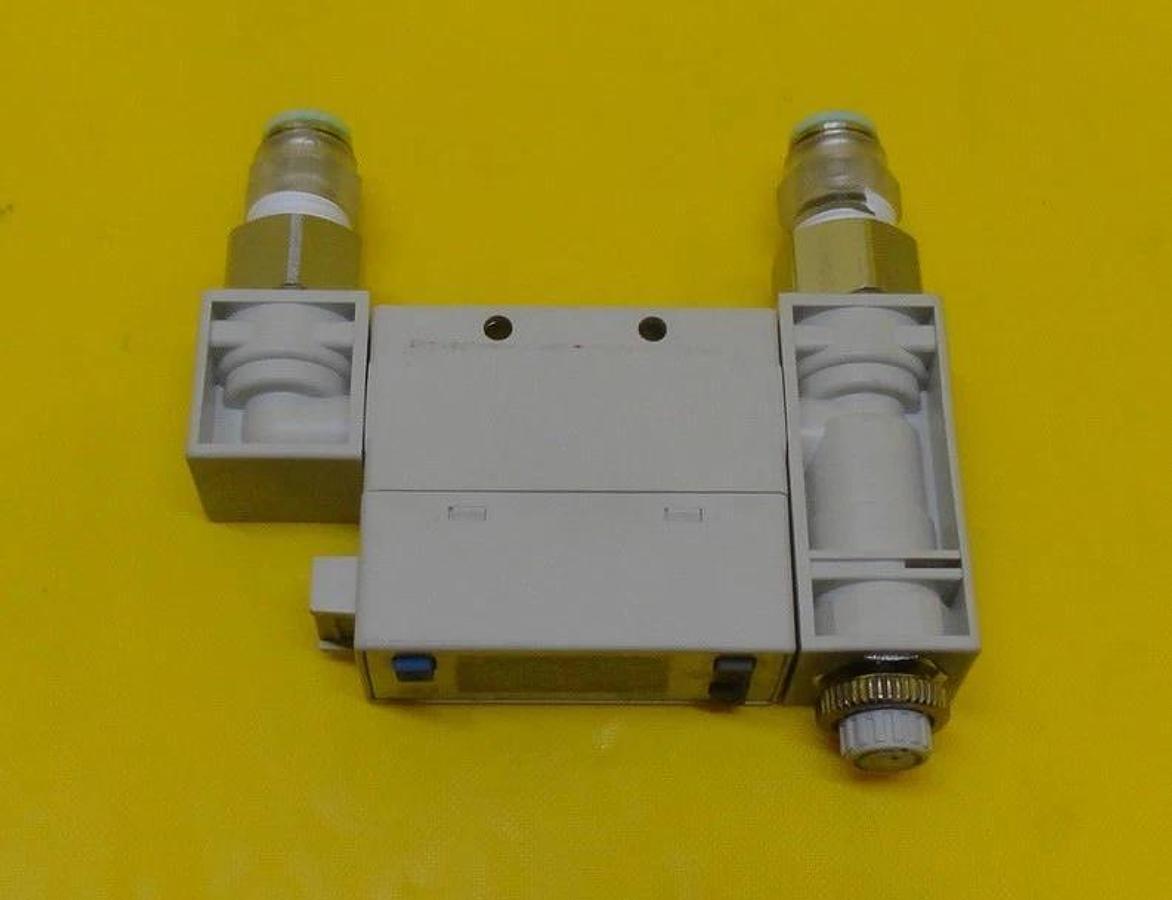 Used SMC PFM711S-02L-D-M Digital Flow Switch X711 Used Working