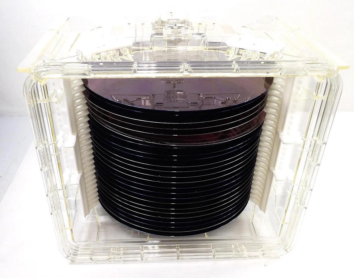 Used Semiconductor Process 300mm Notched Silicon Wafer 12” Test Lot of 24 Surplus