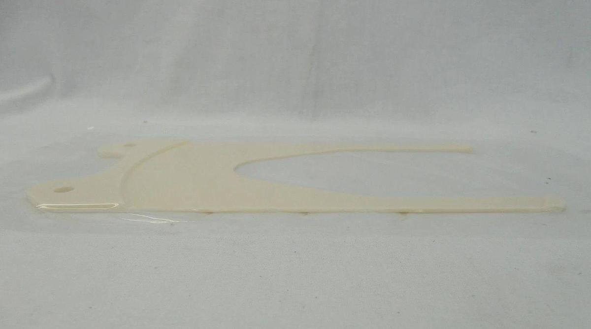 Used Ulvac Technologies EM1638-090-34D 8" Pick Up End Effector 200mm ZX-1000 New