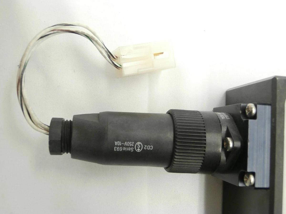 Used VAT 0200X-CA44-1001 Pneumatic Slit Valve Plasma-Therm Clusterlock 7000 Spare