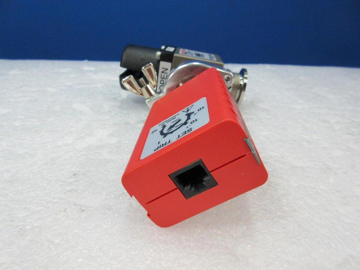 Used Edwards C31315000 Isolation Valve with D02182000 Pirani Gauge Used Working
