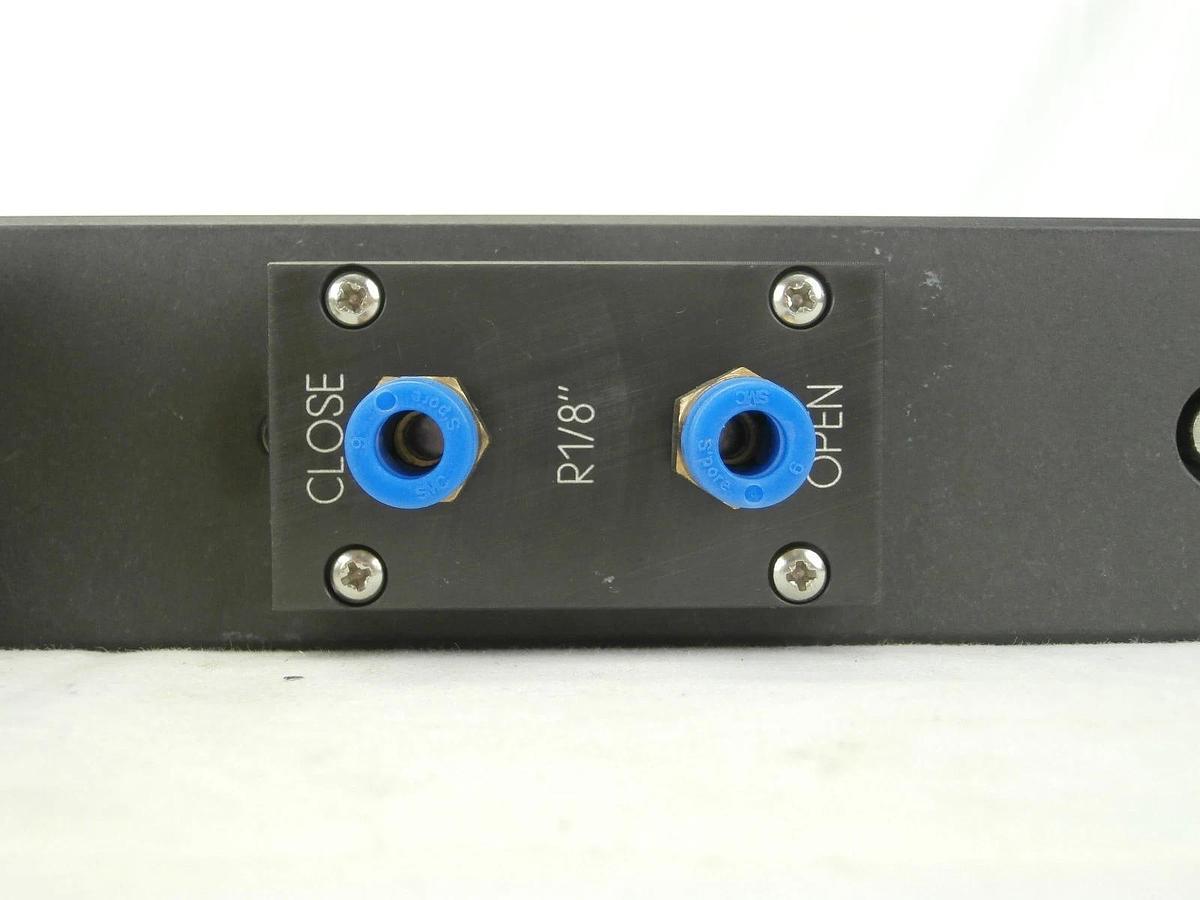 Used VAT 02010-BA24-1003 Pneumatic Vacuum Slit Valve Used Working