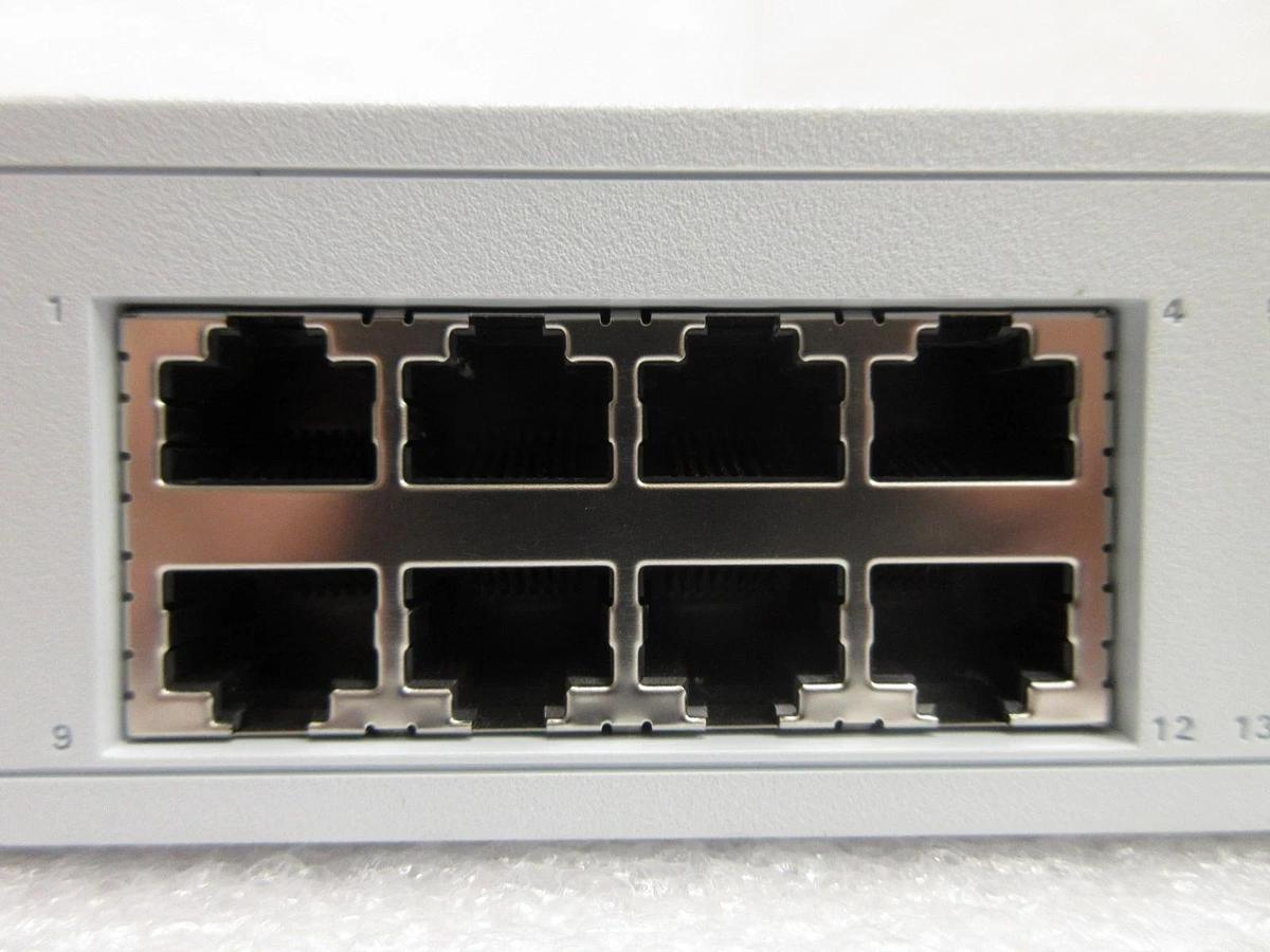 Used 3Com 1647-010-000-1.01 Baseline 10/100 Switch 3C16470 AMAT Quantum X Used