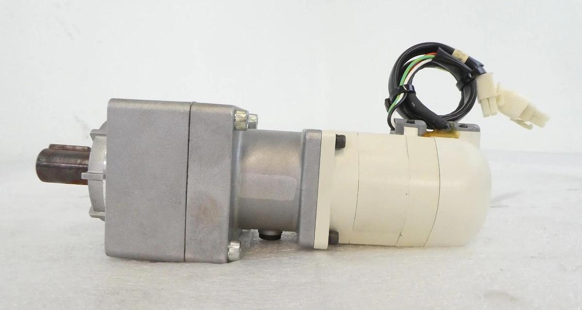 Used Panasonic MSM021P33 AC Servo Motor Gearhead VRKF-9C-200 lot of 2 Working
