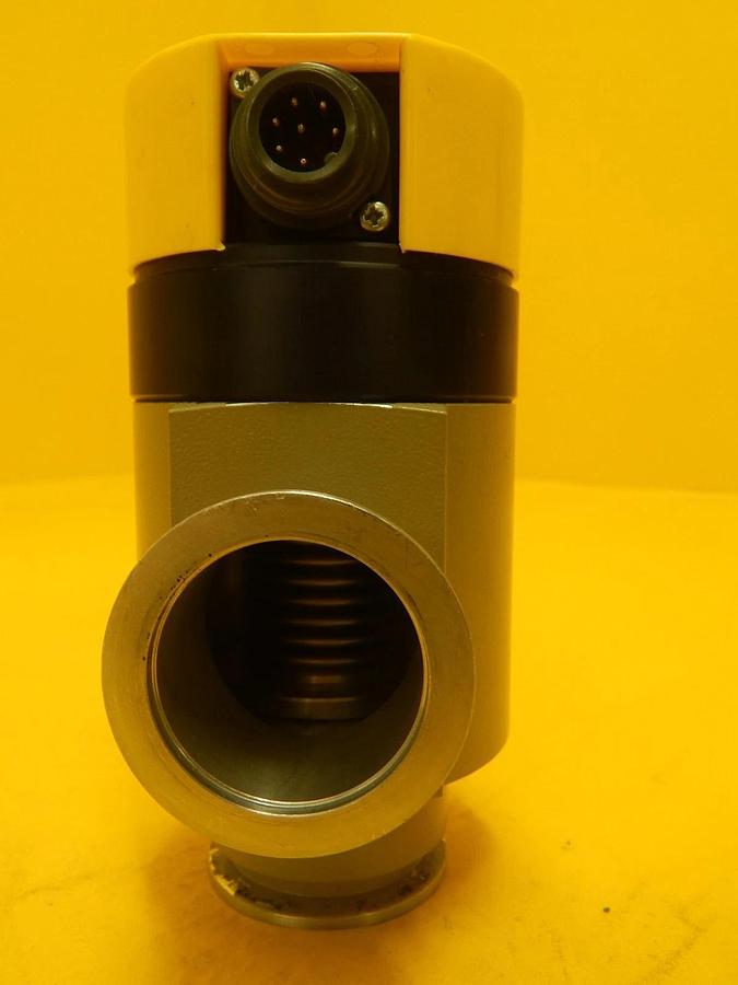 Used Balzers BP V16 013 Vacuum Right Angle Valve EVA 040 P BPV16013 Used Working