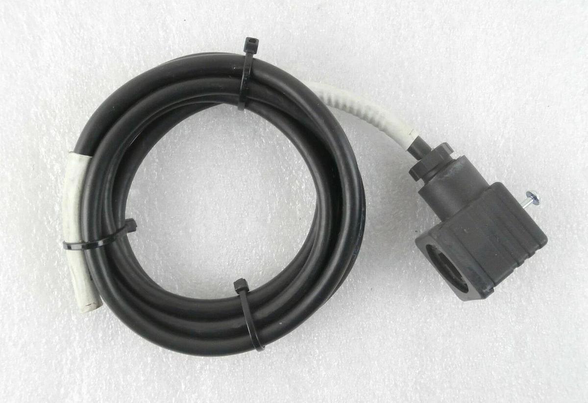 Used Edwards D059 14 000 Vacuum Interlock Switch IS16K with Plug Working Surplus