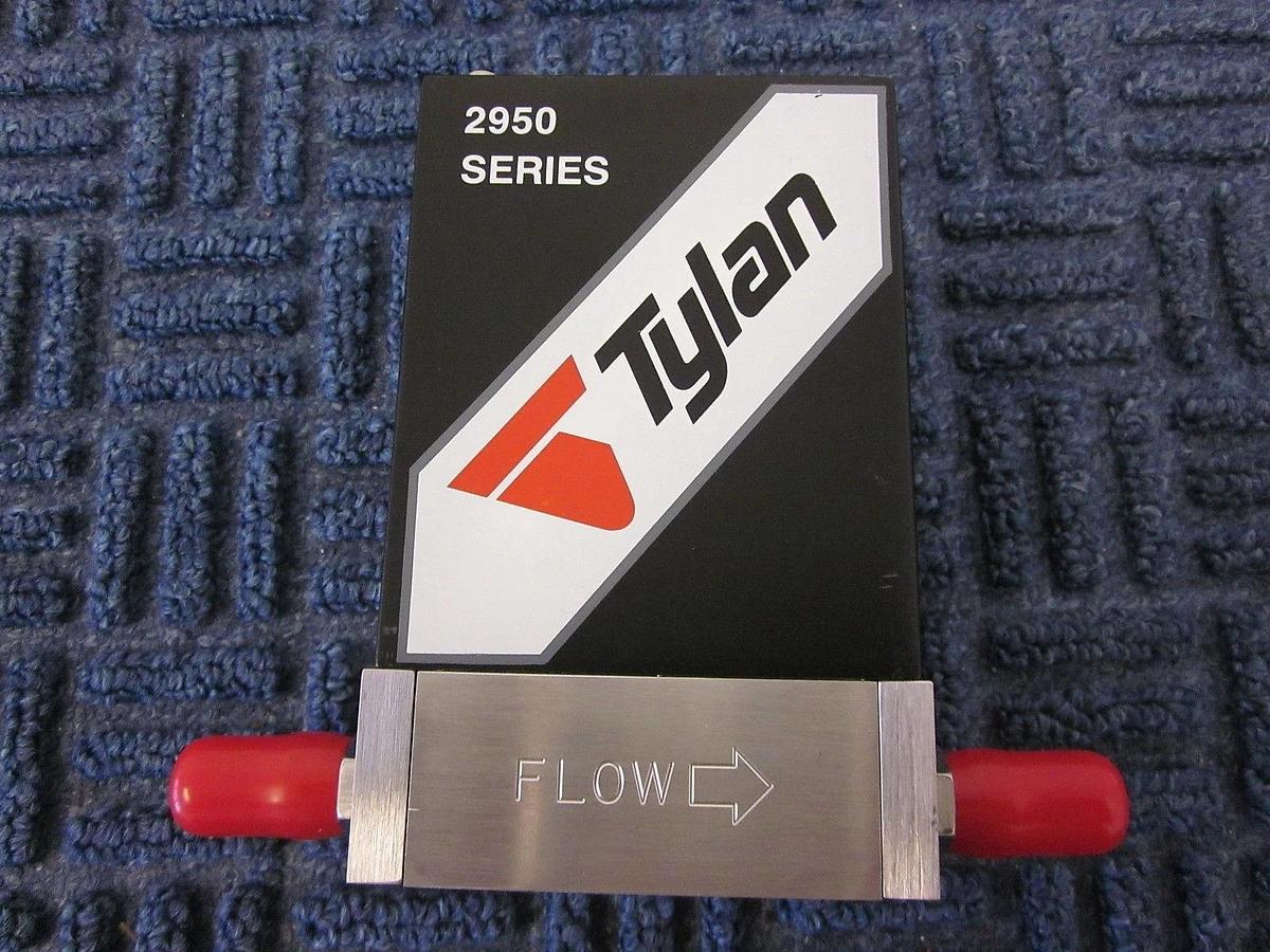 Used Tylan FC-2952 MASS FLOW CONTROLLER MFC 200 SCCM
