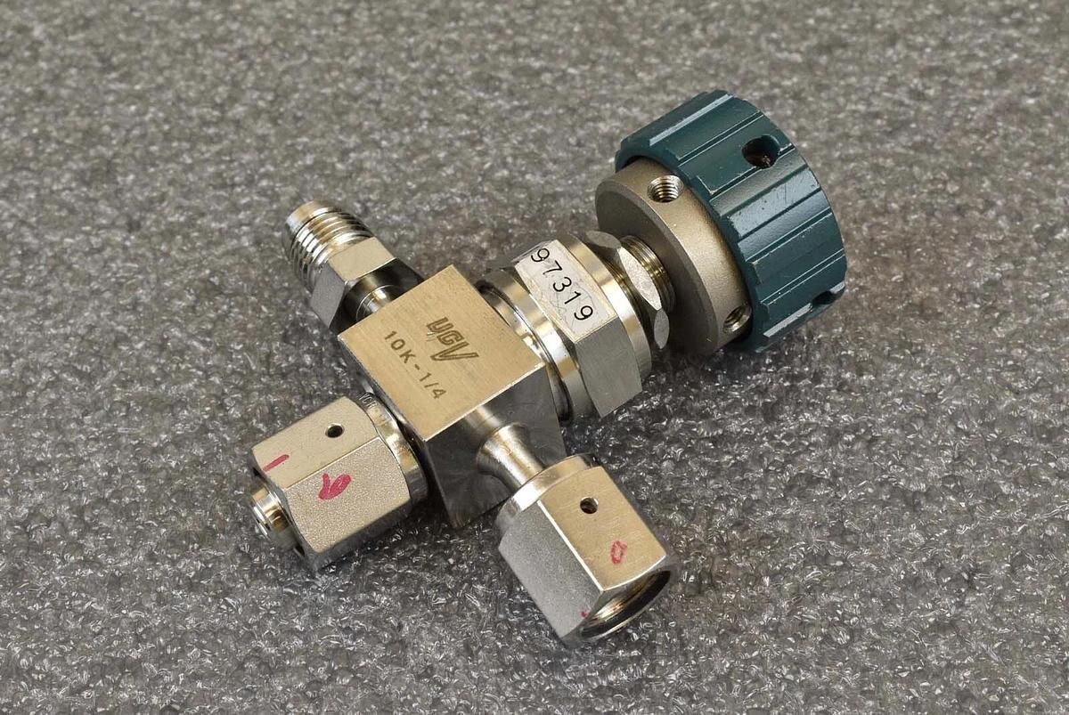 Used Motoyama B97321 3-Way Manual Valve 1/4 inch