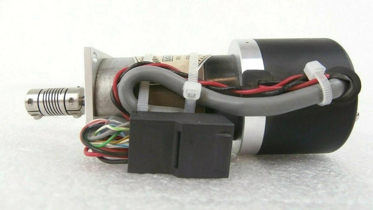 Used Yaskawa UTOPI-020SC Minertia Motor Theta-Axis UGQMEM-01SNQ71 NSR-S204B Working