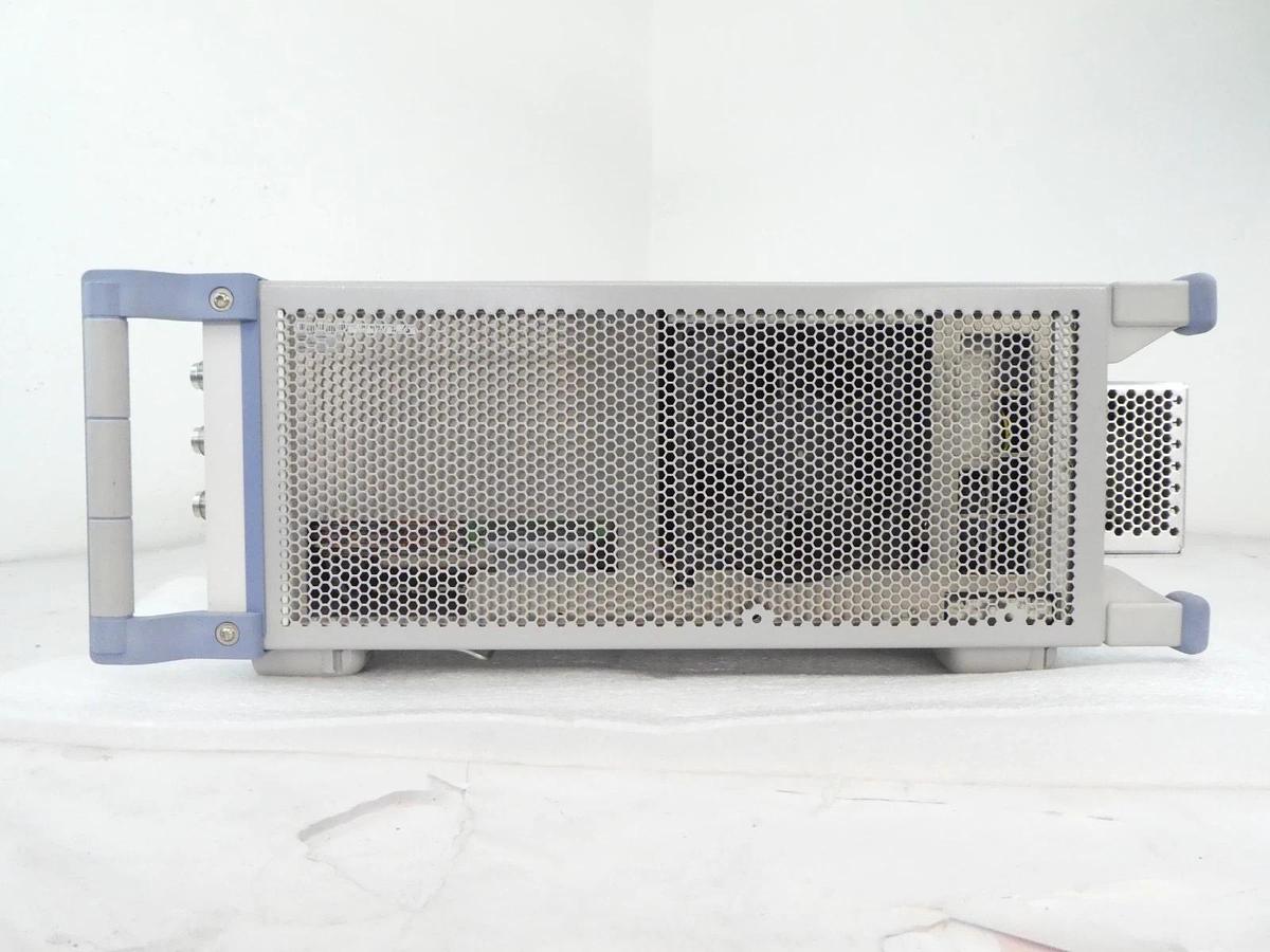 Used Rohde & Schwarz 1201.0002K50 Wideband Radio Comm Tester CMW 500 V 3.5.10 Split