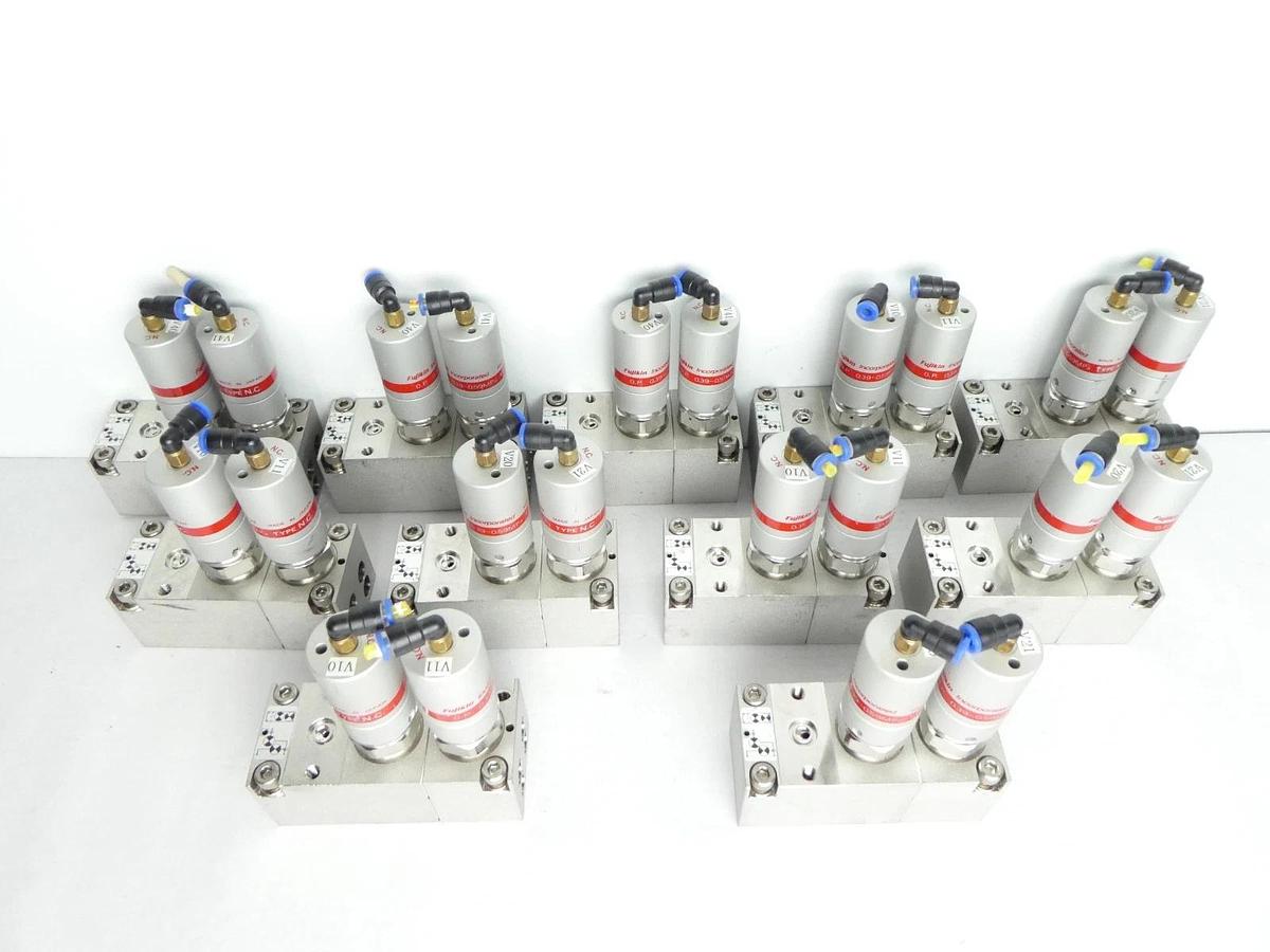 Used Fujikin 094375 Valve Manifold FBSDAL-6.35UGF-2B3-DVD Lot of 11 Used Working