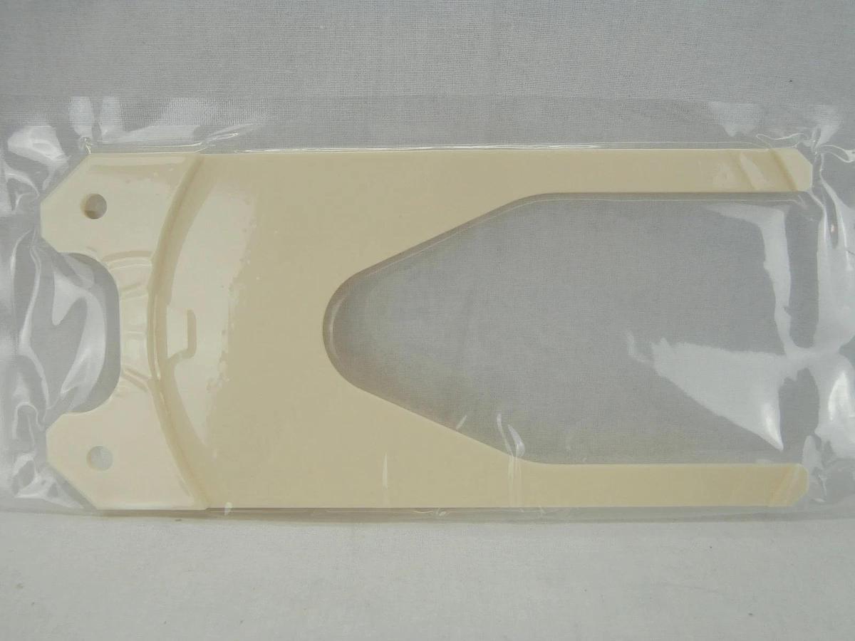 Used Ulvac Technologies EM1638-090-34D 8" Pick Up End Effector 200mm ZX-1000 New