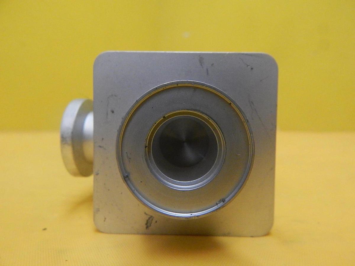 Used Varian 233355096 Pneumatic Vacuum Angle Valve NW-16-A/O VSEA Working Surplus