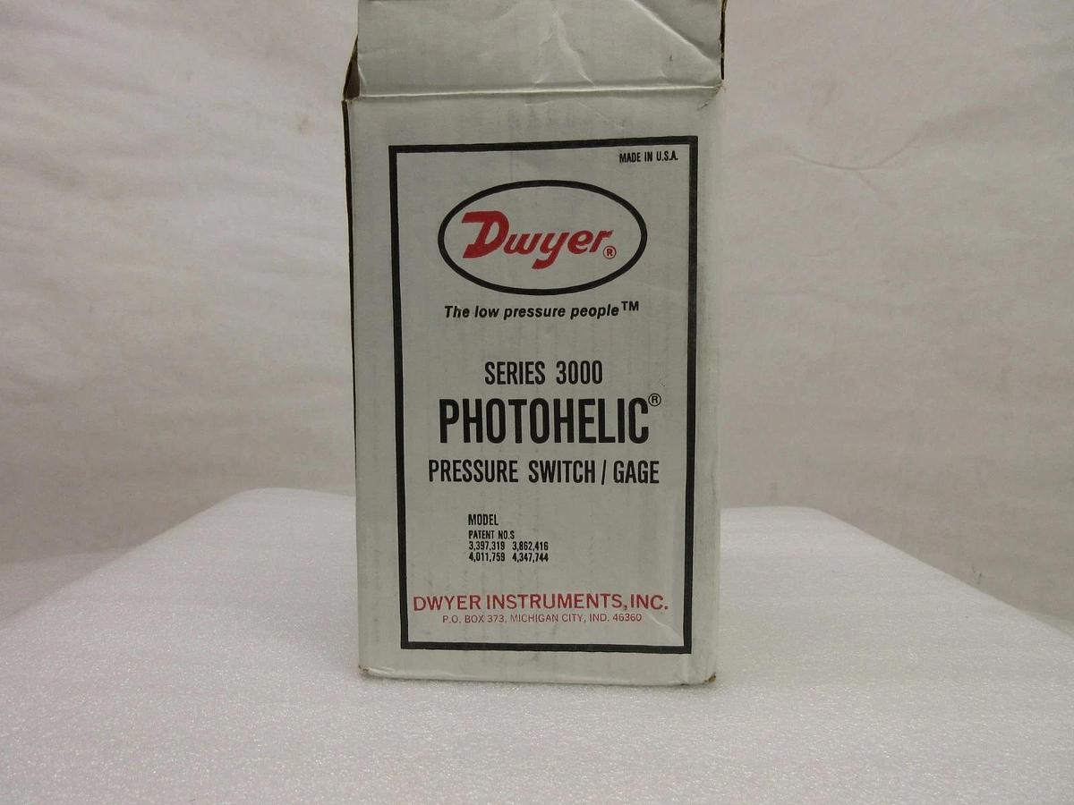 Used Dwyer 3000-00C Photohelic Pressure Switch Gauge 3000 Reseller Lot of 2 Used