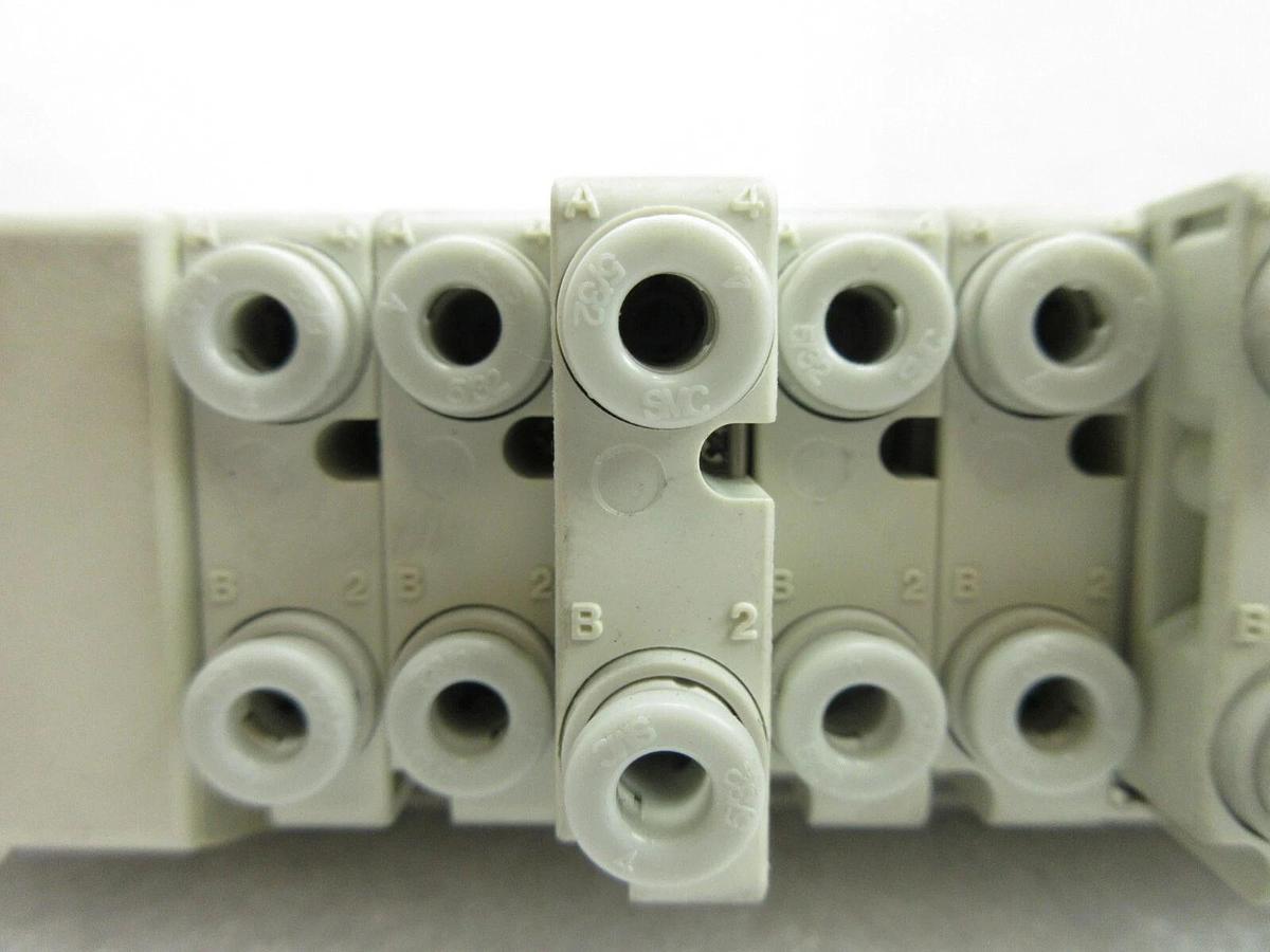 Used SMC 6-Port Pneumatic Manifold SZ3260-5LOZD-C4 SZ3360-5LOZD-C4 Lot of 2 Used