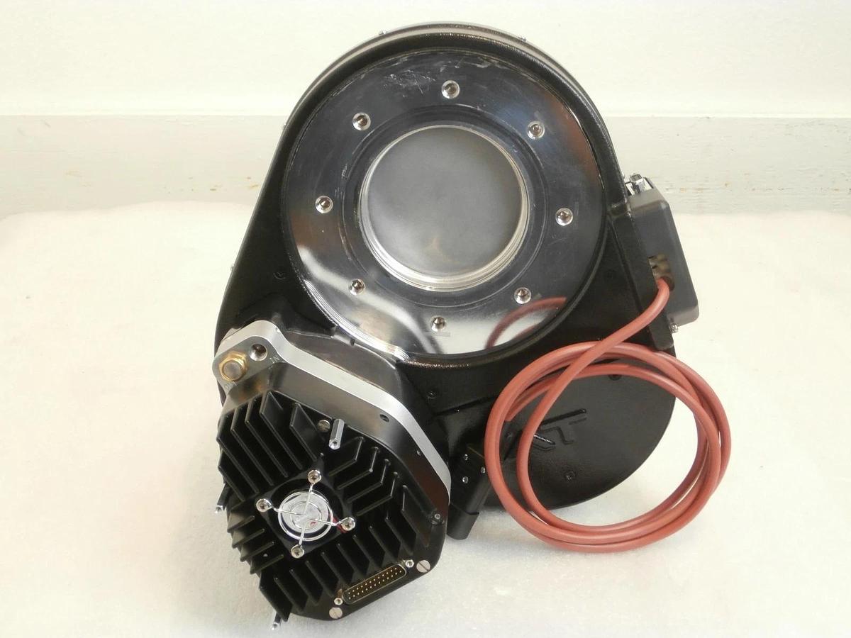 Used VAT Series 65.0 Pendulum Control and Isolation Valve 98800 Copper Exposed Used