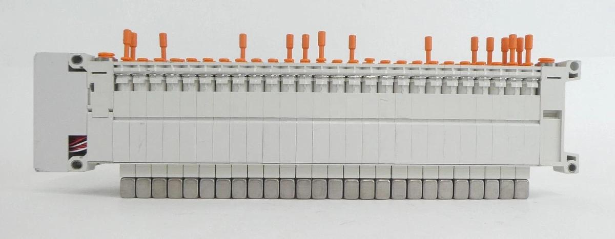 Used SMC VV5Q11-26-DAN60383 26-Port Pneumatic Manifold AMAT 4060-00770 Working Spare