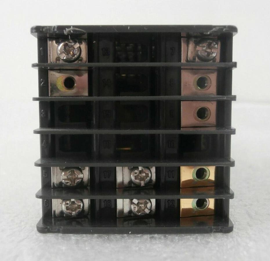 Used RKC Instruments CB100 Digital Temperature Controller Reseller Lot of 8 Working