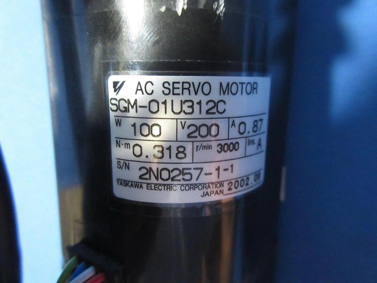 Used Yaskawa SGM-01U312C AC Servo Motor 100W 200V 0.87A r/min 3000 Used Working