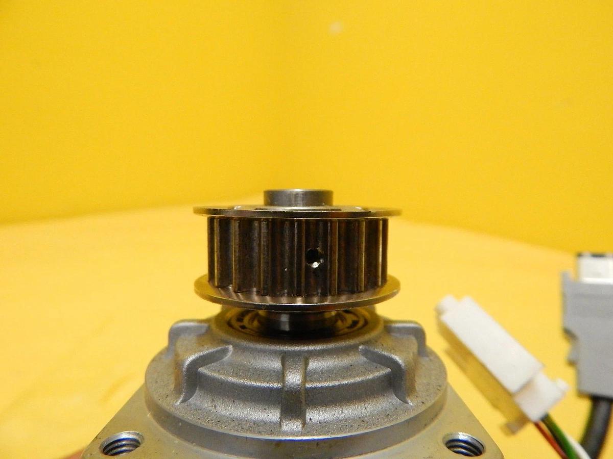 Used Omron R88M-W05030T AC Servo Motor VRSF-PB-5B-50 Used Working