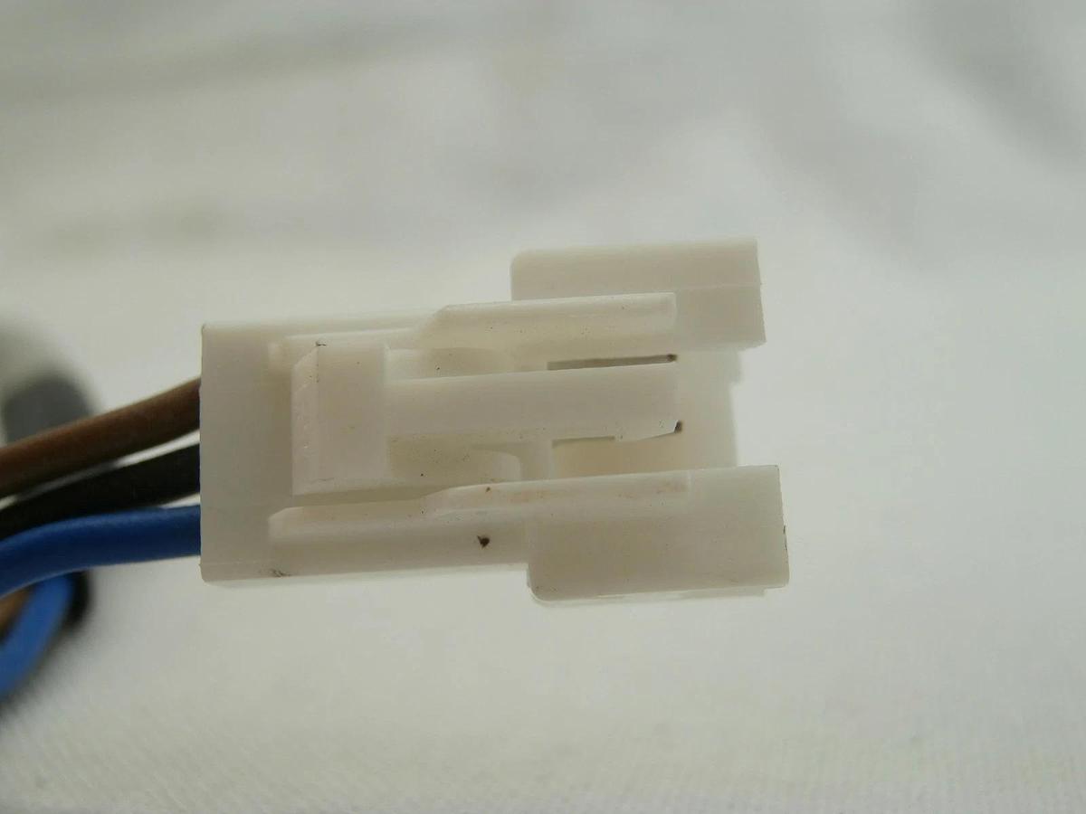 Used Yamatake FE7C-TWC6R Photoelectric Sensor Reseller Lot of 4 Used Working