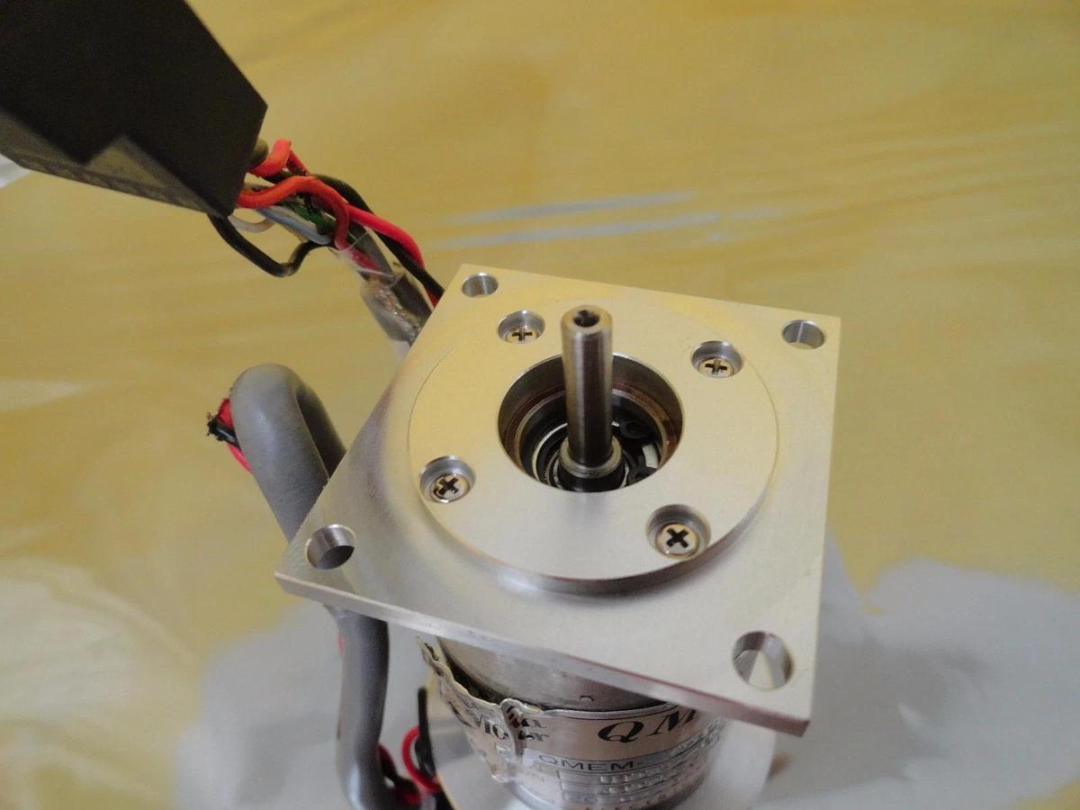 Used Yaskawa UT0PI-020SC Minertia Motor REX Theta-Axis UGQMEM-01SNQ71 NSR Working