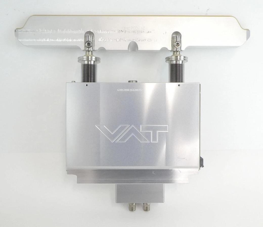 Used VAT 0340X-CA24-BMK2 300mm Pneumatic Vacuum Slit Valve Actuator and Gate Scuffed