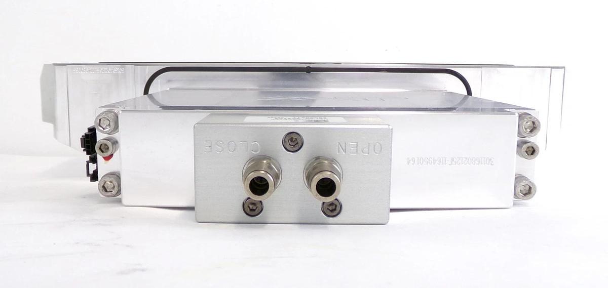 VAT 0340X-CA24-CKC1 300mm Pneumatic Chamber Slit Valve New Surplus