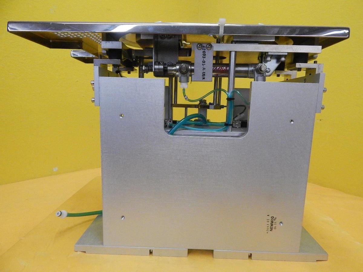 Used SVG Silicon Valley Group Wafer Gripper Station 90S DUV Used Working