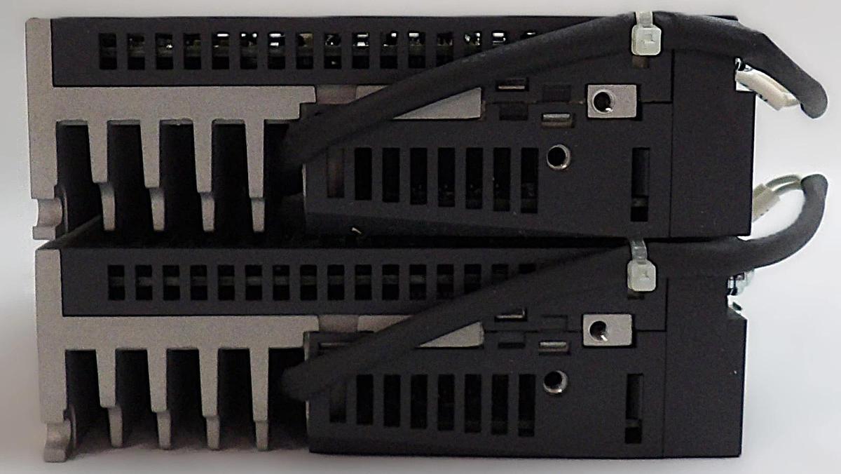 Sanyo Denki RS2A01A0AA0 AC Servo Amplifier SANMOTION R Lot of 2 New