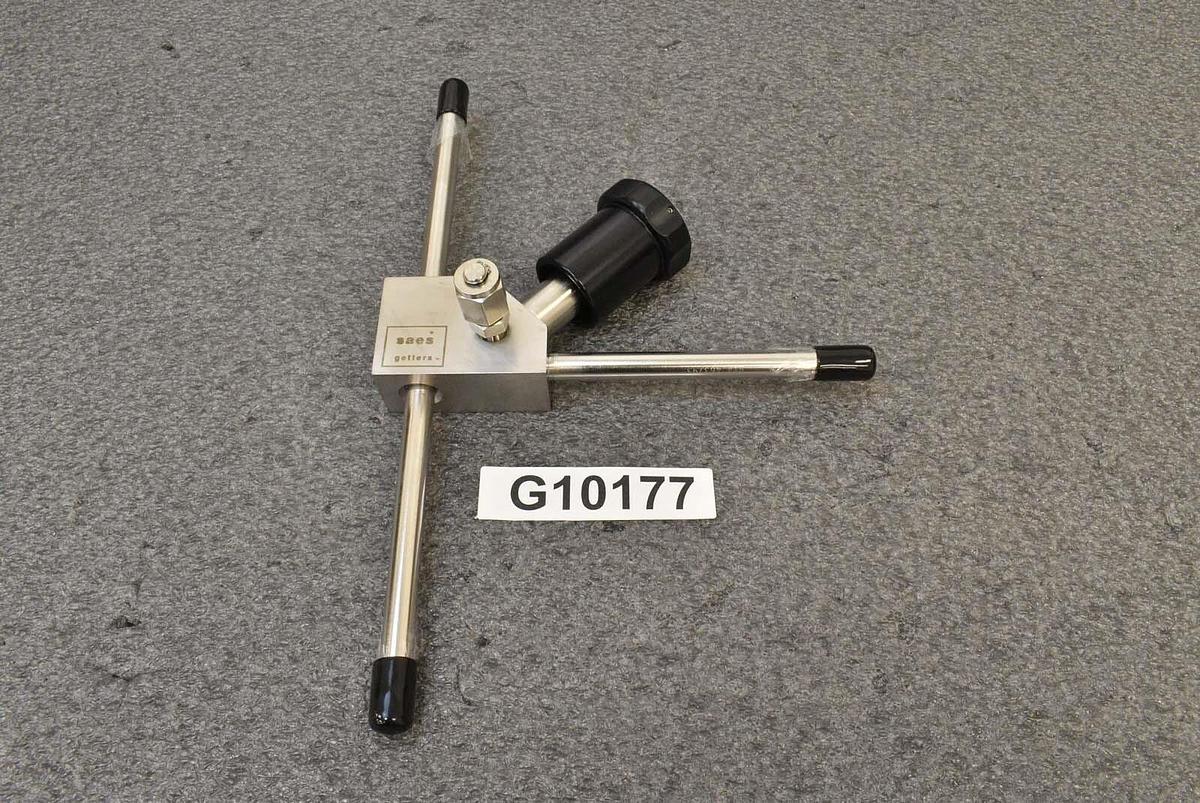 Used Saes Getters SVC504M704-7 Valve Assembly