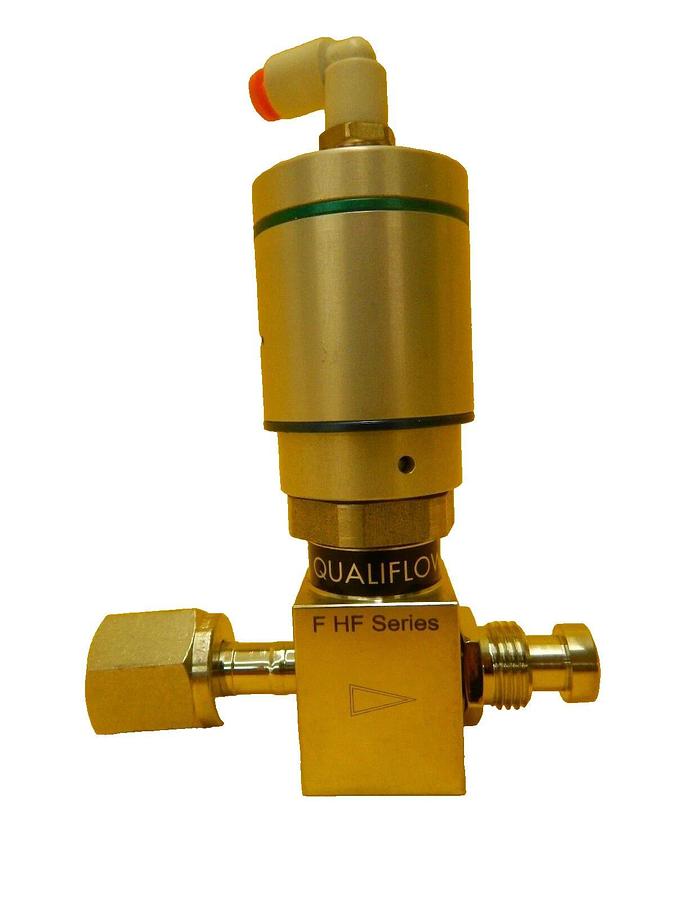 Used Qualiflow F HF Series 2-Way Pneumatic Valve 2x10-9atm.cm3/Sec Used Working