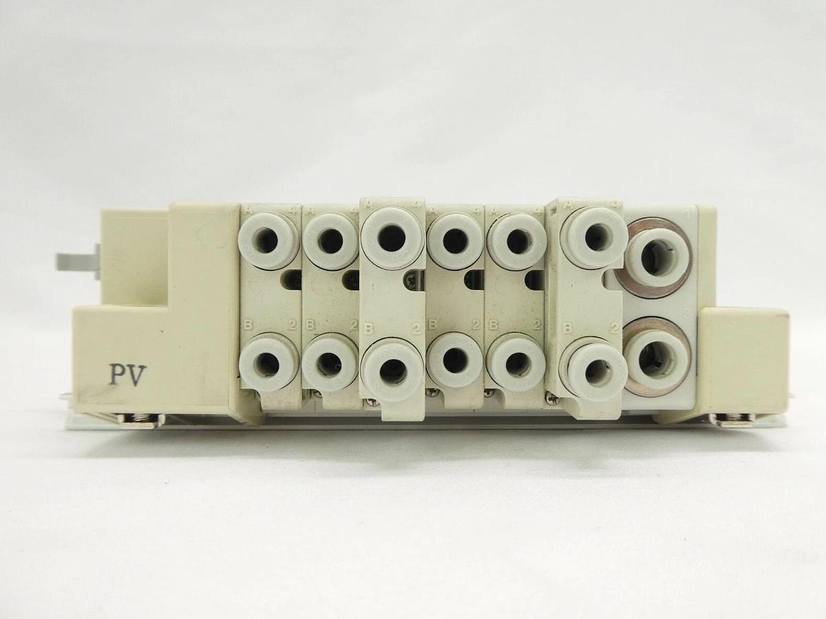 Used SMC 6-Port Pneumatic Manifold SZ3260-5LOZD-C4 SZ3360-5LOZD-C4 Lot of 6 Working