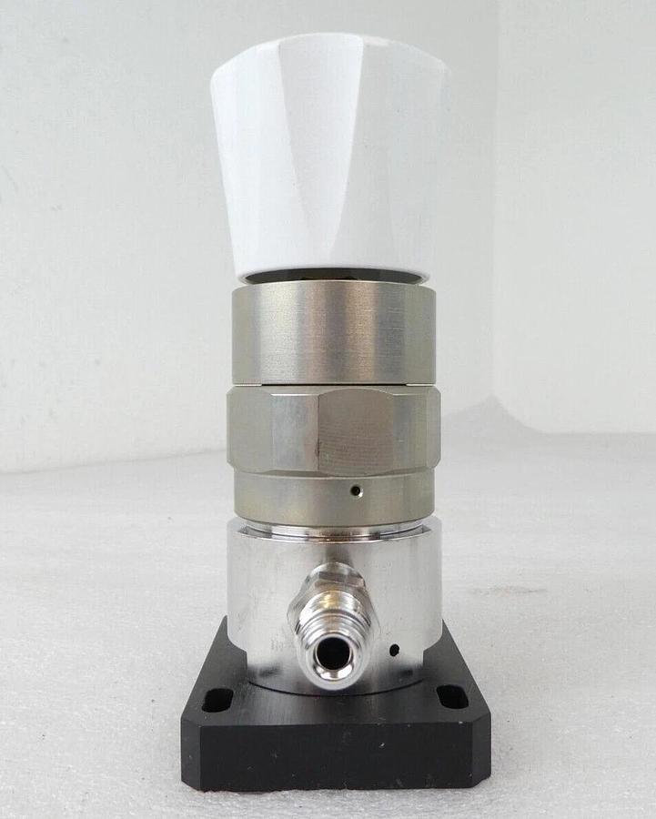 Used Tescom 74-2461KRN20 Ultra High Purity Regulator Valve Reseller Lot of 2 Working