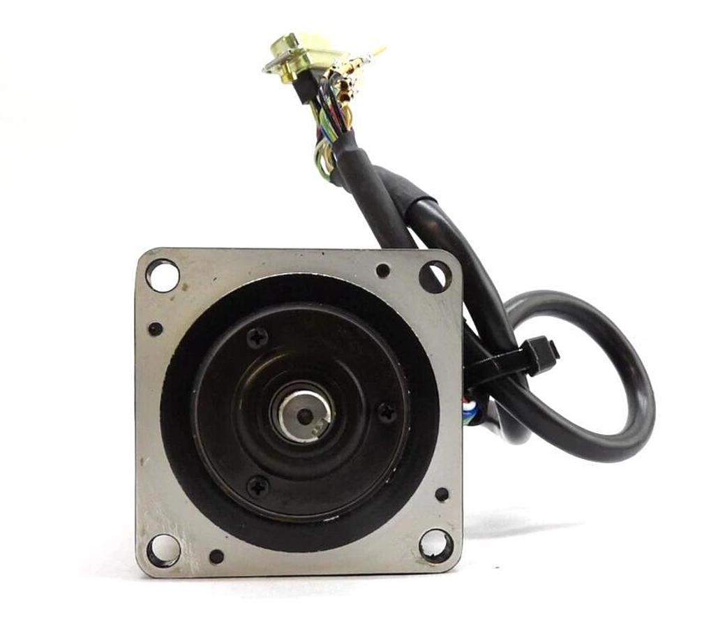 Refurbished Yaskawa Electric SGMP-01UW14CM AC Servo Motor Assembly OEM Refurbished