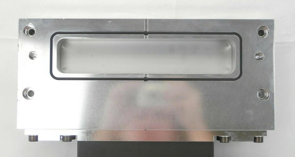 Used VAT 02110-BA44-AUM1 Pneumatic Rectangular Wafer Transfer Valve MONOVAT Spare