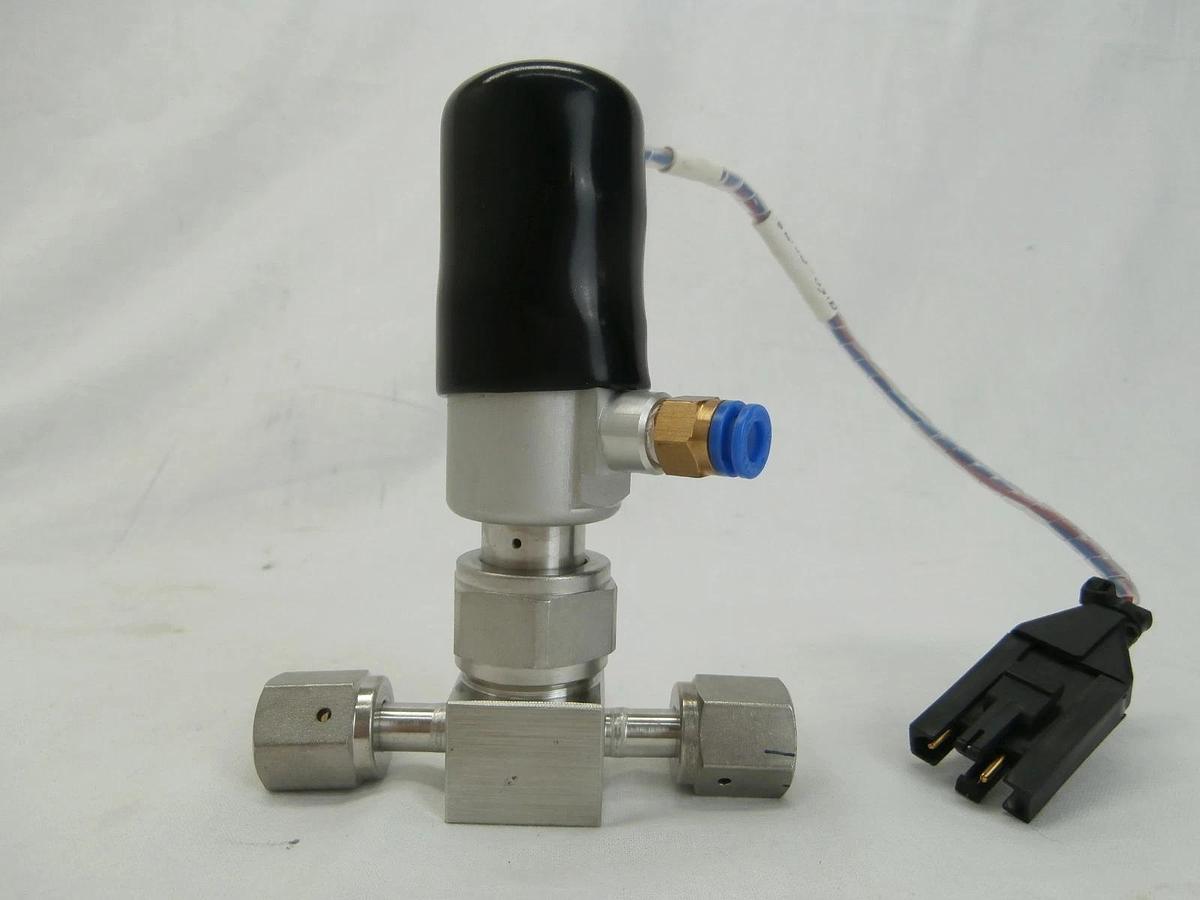 Used Swagelok SS-BNV51-2C High-Purity Bellows Valve AMAT 9150-00178 Used Working