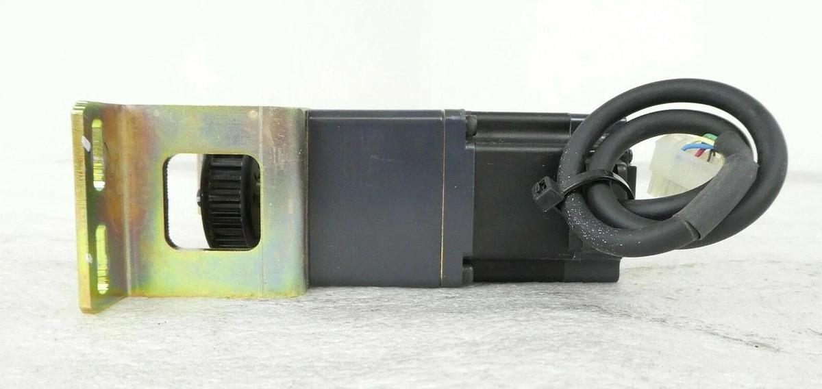 Used Oriental Motor VEXTA Stepper Motor Lot of 3 ASM69AC ASM66AC-N10 Working Surplus