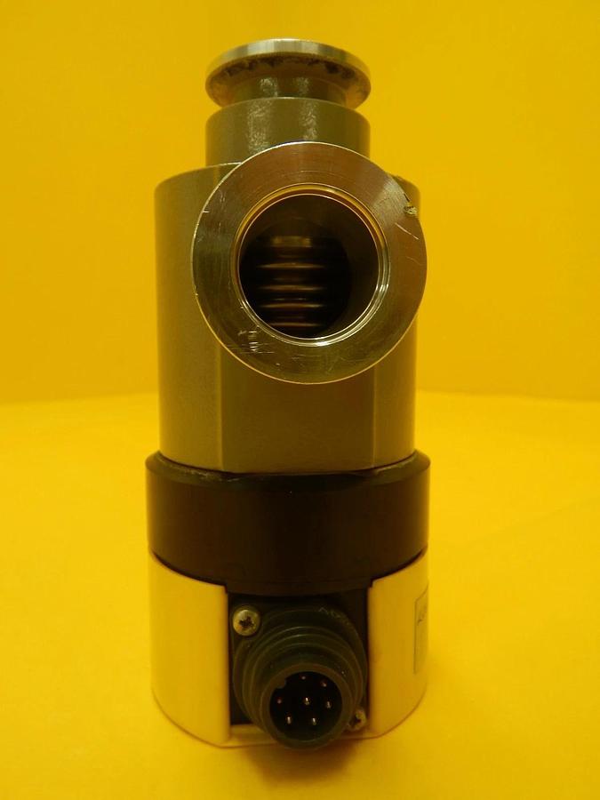 Used Balzers BP V15 513 Vacuum Right Angle Valve EVA 025 P BPV15513 Used Working
