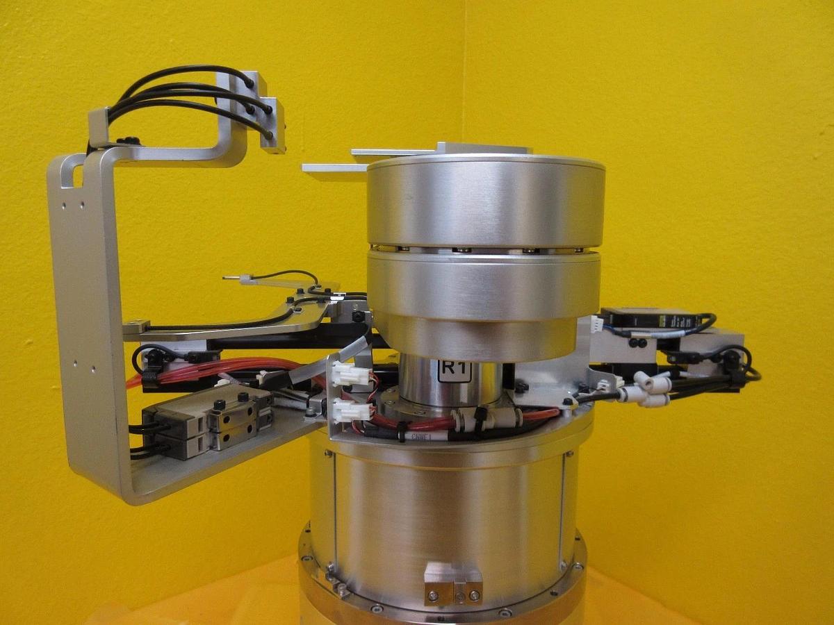 Used Sinfonia Technology SCE92100137 Wafer Robot TEL Tokyo Electron T-3044SS Working