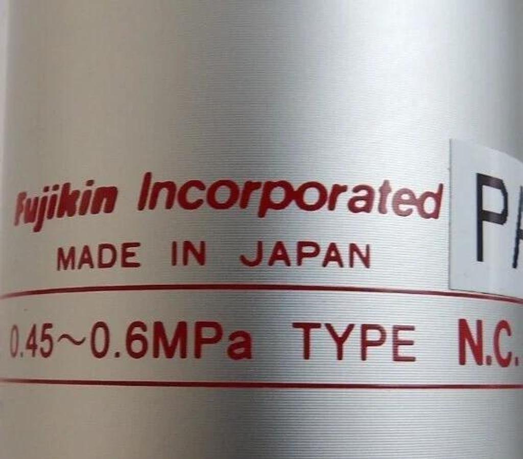 Used Fujikin 316L-P Diaphragm Valve Assembly Type N.C. LAM Lot of 2 New Spare