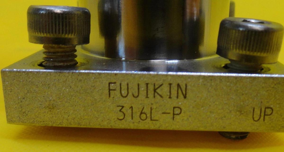 Used Fujikin 316L-P Diaphragm Valve Type N.C Nikon NSR-S205C Used Working